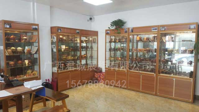 琅东东盟商务区紫砂壶精品展示柜
